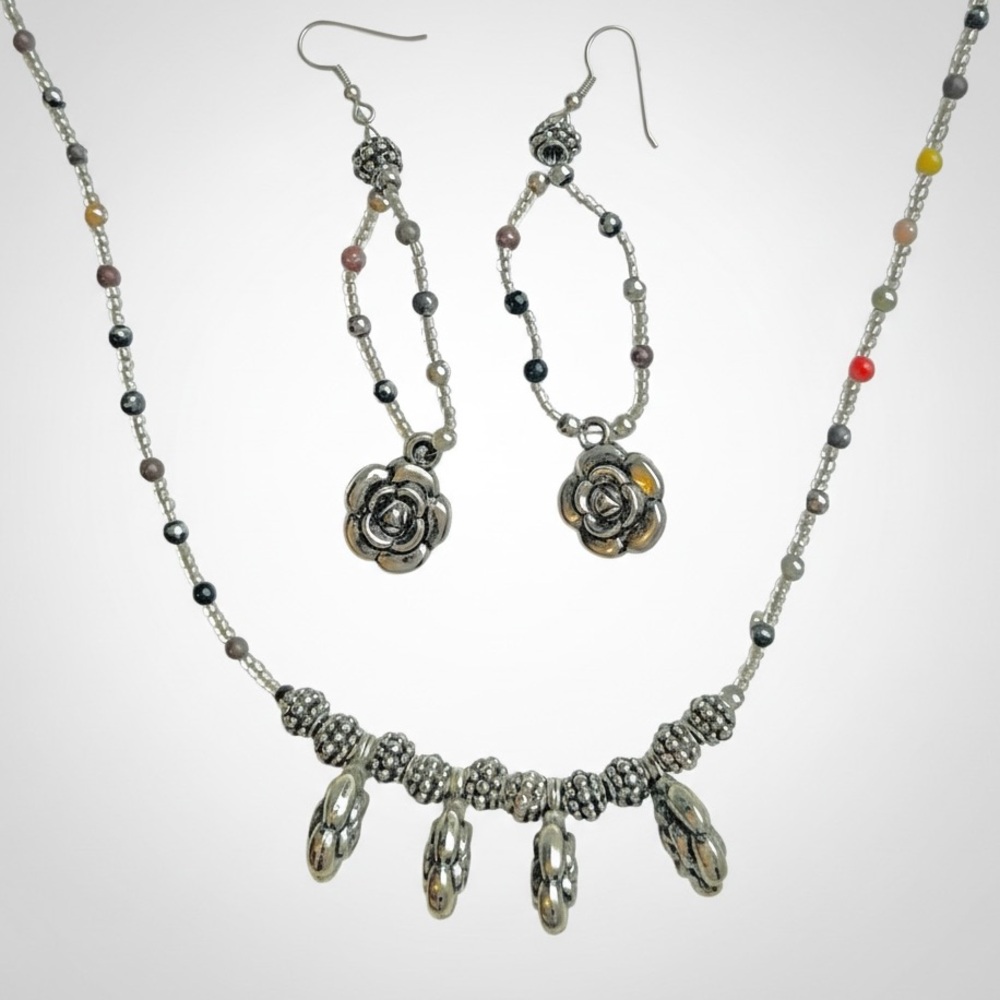 Vintage Handmade Boho Beaded Rose Necklace Dangle Earrings Matching Jewelry Set